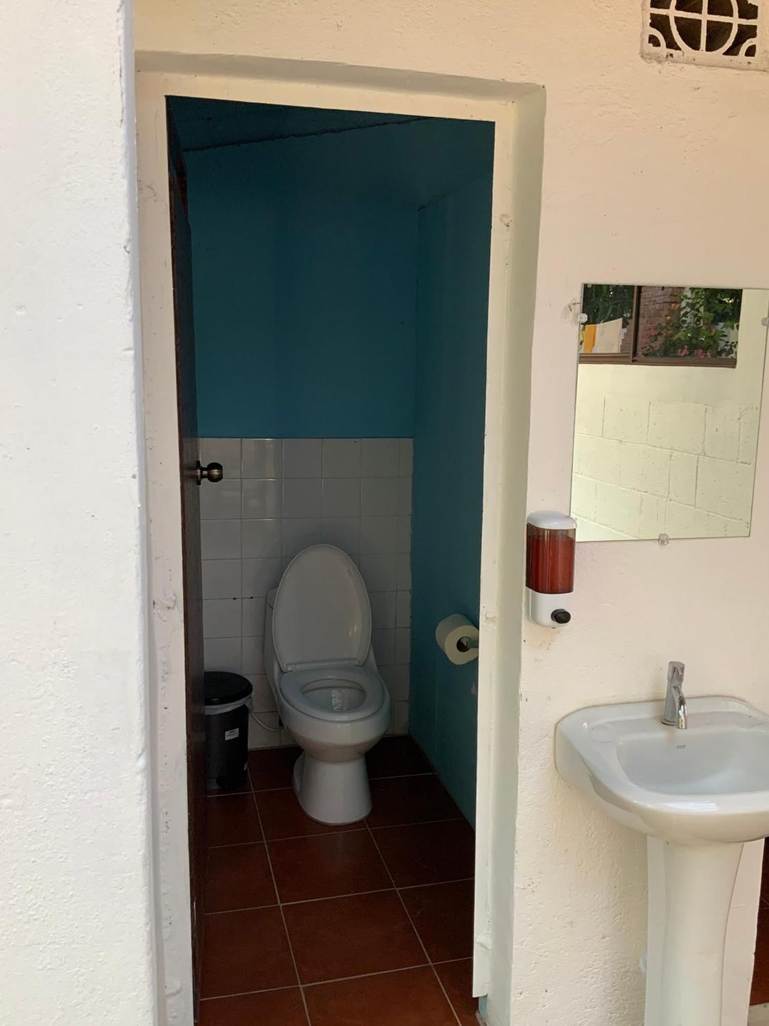 Hostal Tia Reyna El Zonte Eksteriør bilde
